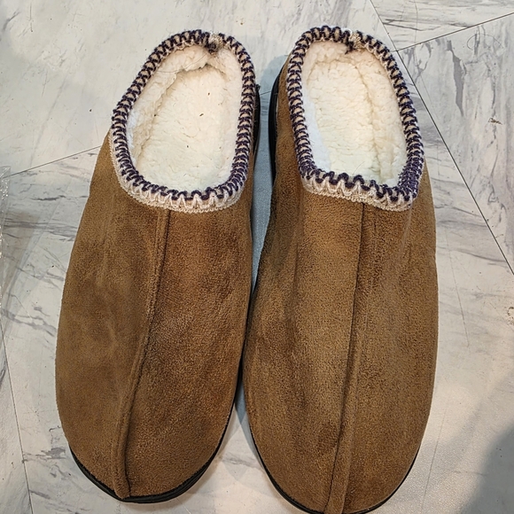 Women's Tan Slippers with Memory Foam. Size 7.5. New - Picture 6 of 6